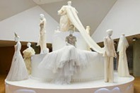 Love is Love. Wedding Bliss For All à la Jean Paul Gaultier Bild 1